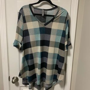 XL top with ruffle sleeve